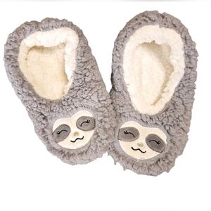 Slippers Fluffy Soft Sloth Gray Cream Size 8 Excellent Condition Comfortable